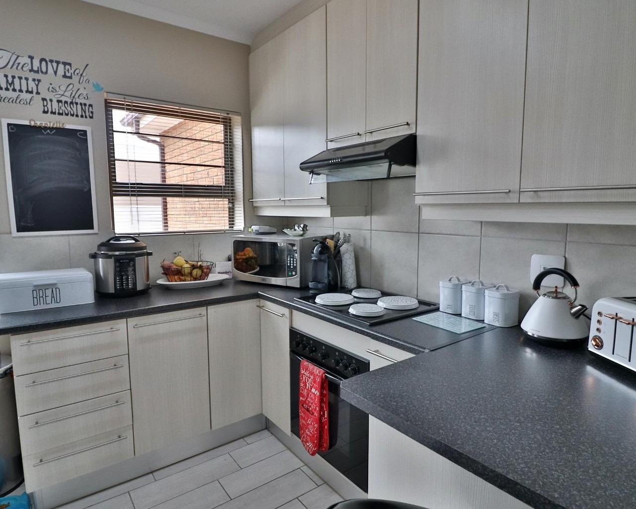 3 Bedroom Property for Sale in Viking Village Western Cape